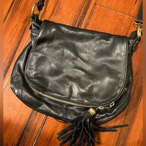 Well loved butter soft 100% leather crossbody bag made in Italy 🇮🇹 Vera pelle